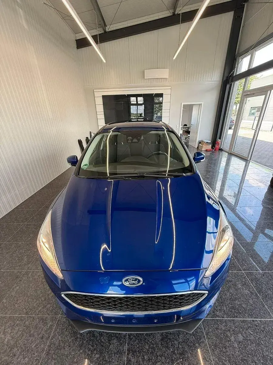 Gebraucht Ford Focus 105 PS (77 kW) 2015 Blau Kombi
