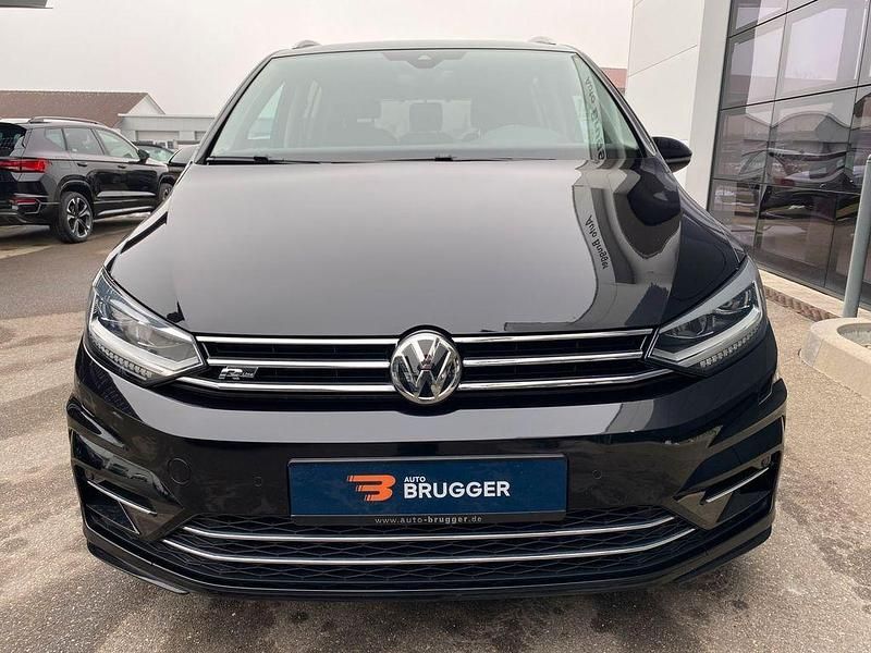 Gebraucht VW Touran Highline 190 PS (139 kW) 2019 Deep black perleffekt Van / Kleinbus