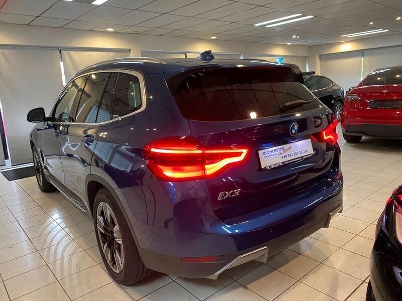 Gebraucht BMW iX3 Performance 210 kW (286 PS) 2021 Phytonicblau metallic SUV