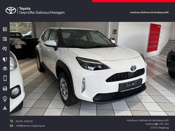 Schneeweiß Gebraucht 2022 Toyota Yaris Hybrid | 17.490 € (Superpreis) - Bild 1/4