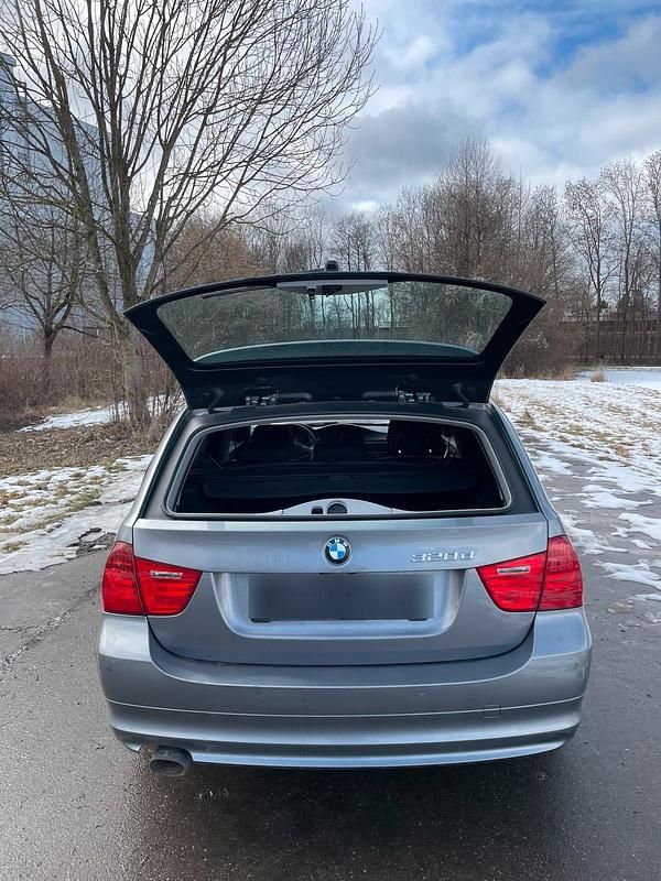 Gebraucht BMW 320 177 PS (130 kW) 2010 Kombi