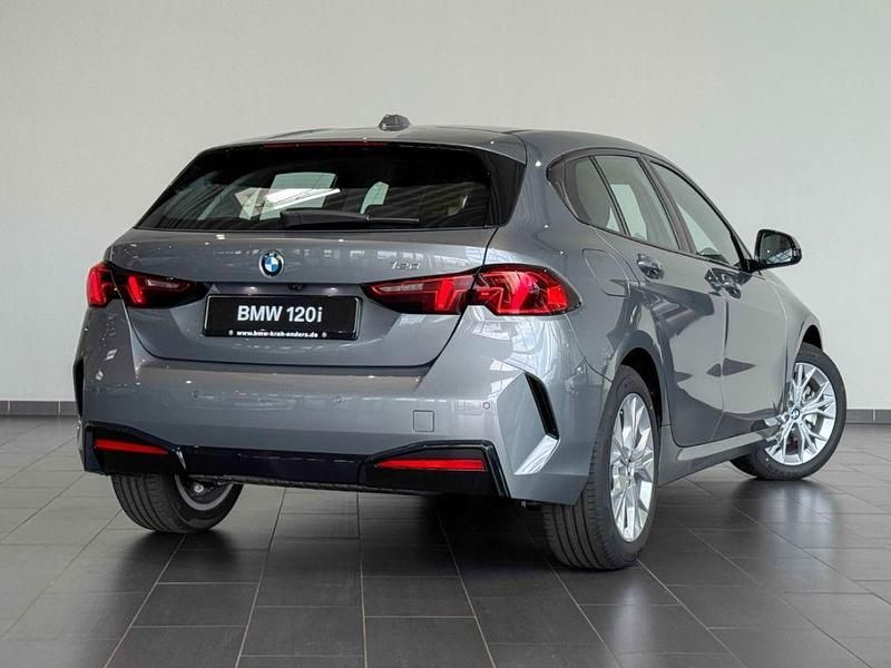Neu BMW 120 170 PS (125 kW) 2026 Grau Kleinwagen