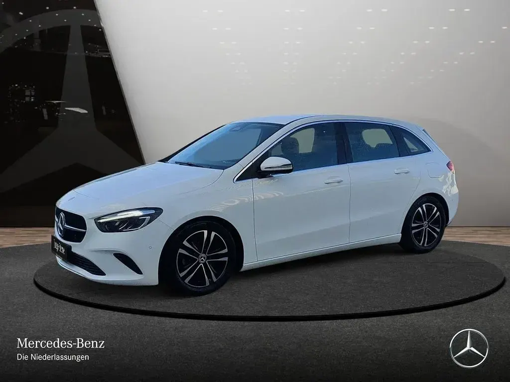 Gebraucht Mercedes 200 Advanced 150 PS (110 kW) 2025 Weiß Limousine