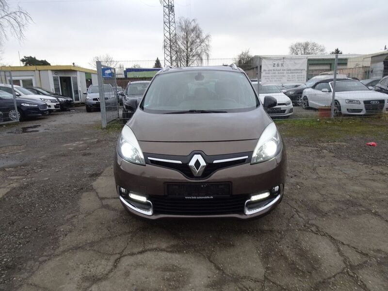 Braun Gebraucht 2014 Renault Scénic III Bose Edition Van / Kleinbus | 6.500 € (Fairer Preis) - Bild 1/4