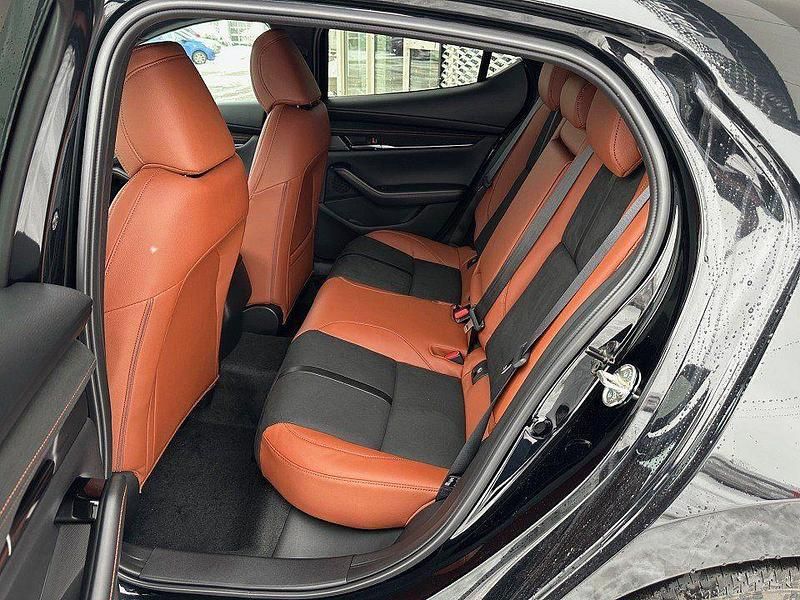 Neu Mazda 3 140 PS (102 kW) 2026 Schwarz Limousine