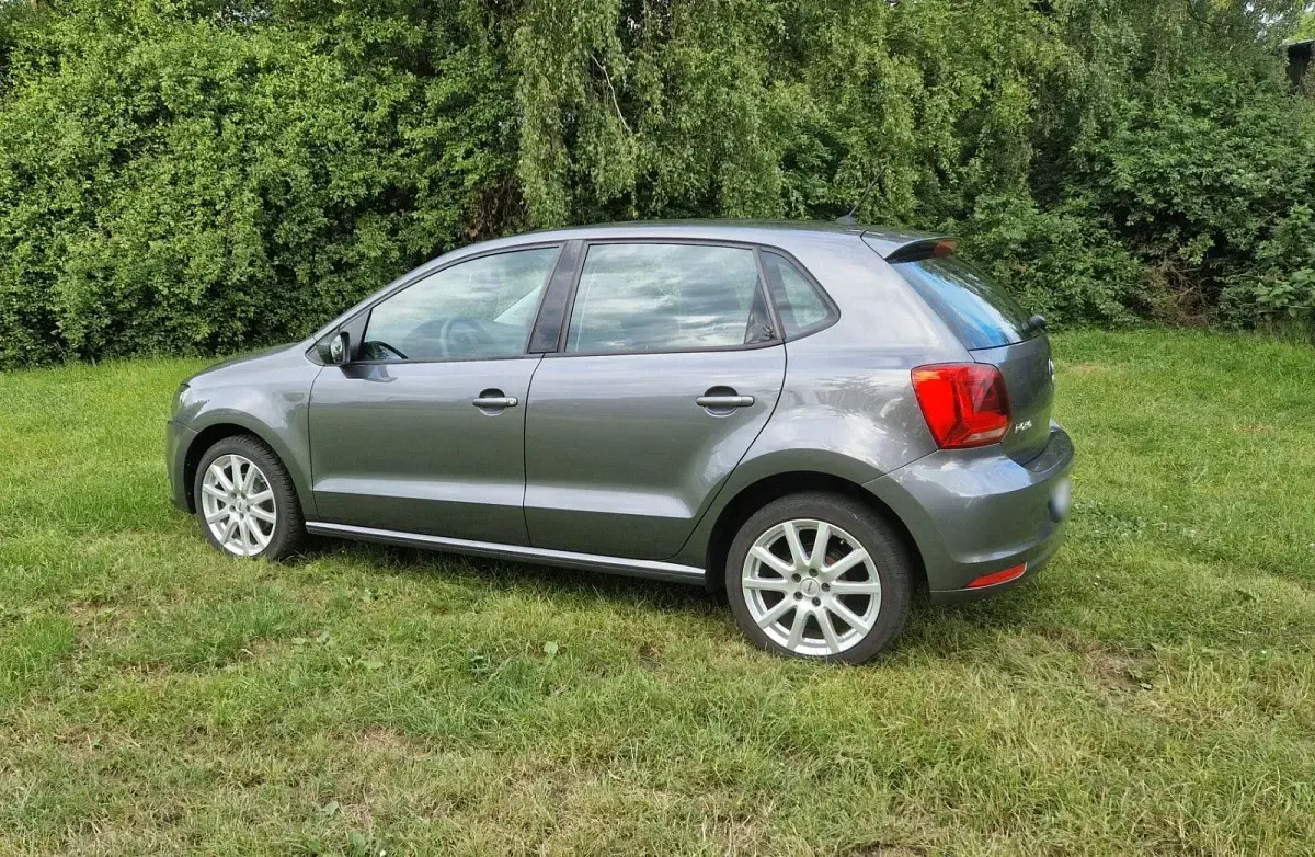 Gebraucht VW Polo Trendline 75 PS (55 kW) 2017 Grau Kleinwagen