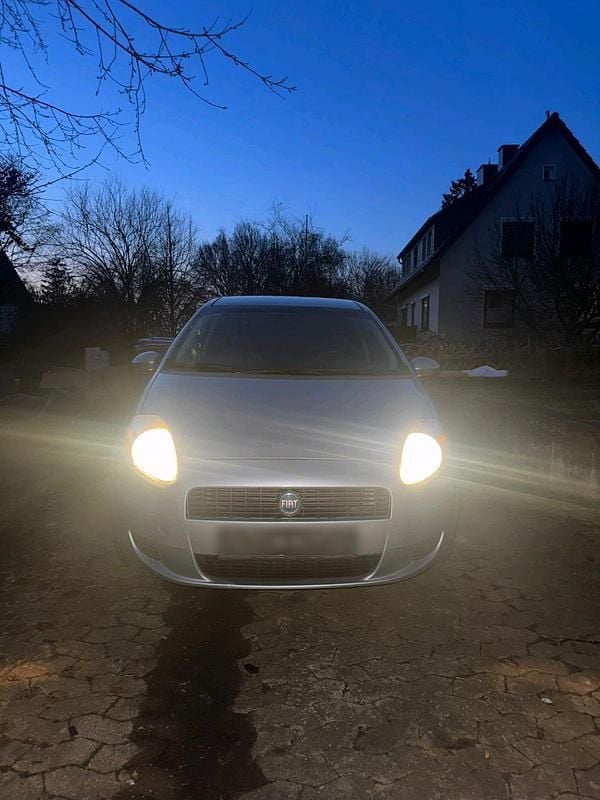 Silber Gebraucht 2007 Fiat Punto Kleinwagen | 1.200 € (Fairer Preis) - Bild 1/4