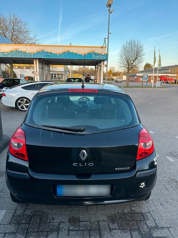 Gebraucht Renault Clio II 75 PS (55 kW) 2006 Schwarz Kleinwagen