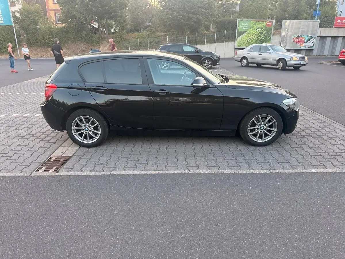 Gebraucht BMW 118 143 PS (105 kW) 2012 Schwarz Kleinwagen