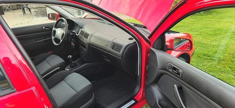Gebraucht VW Golf IV 105 PS (77 kW) 2005 Rot Kombi