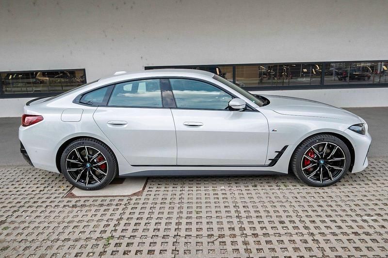 Weiß Gebraucht 2025 BMW 430 Gran Coupé M Sport Coupé | 64.950 € (Superpreis) - Bild 1/4