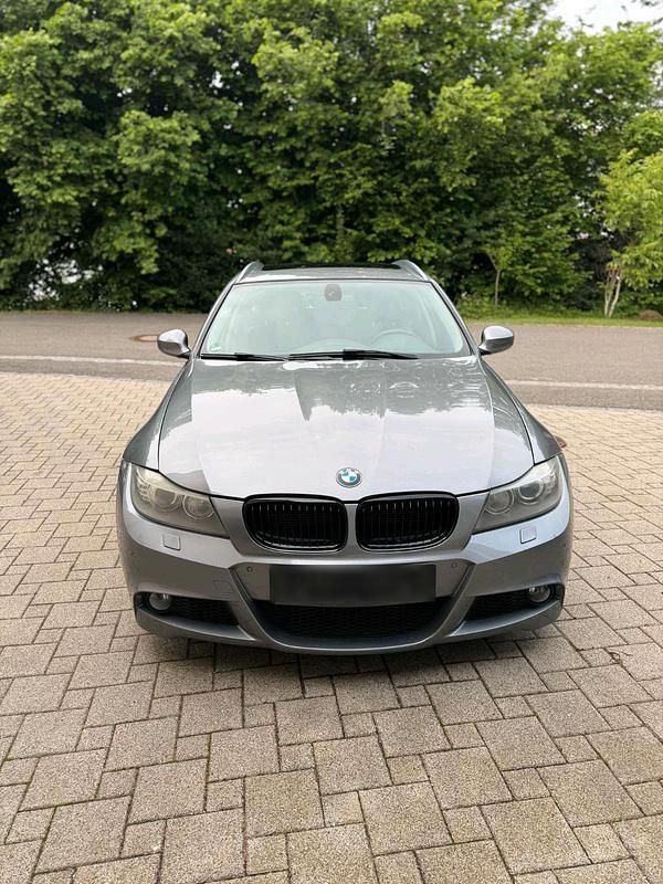 Gebraucht BMW 330 M Sport 245 PS (180 kW) 2012 Grau Kombi