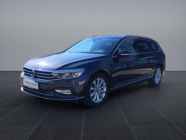Gebraucht VW Passat 150 PS (110 kW) 2022 Grau (metallic) Kombi