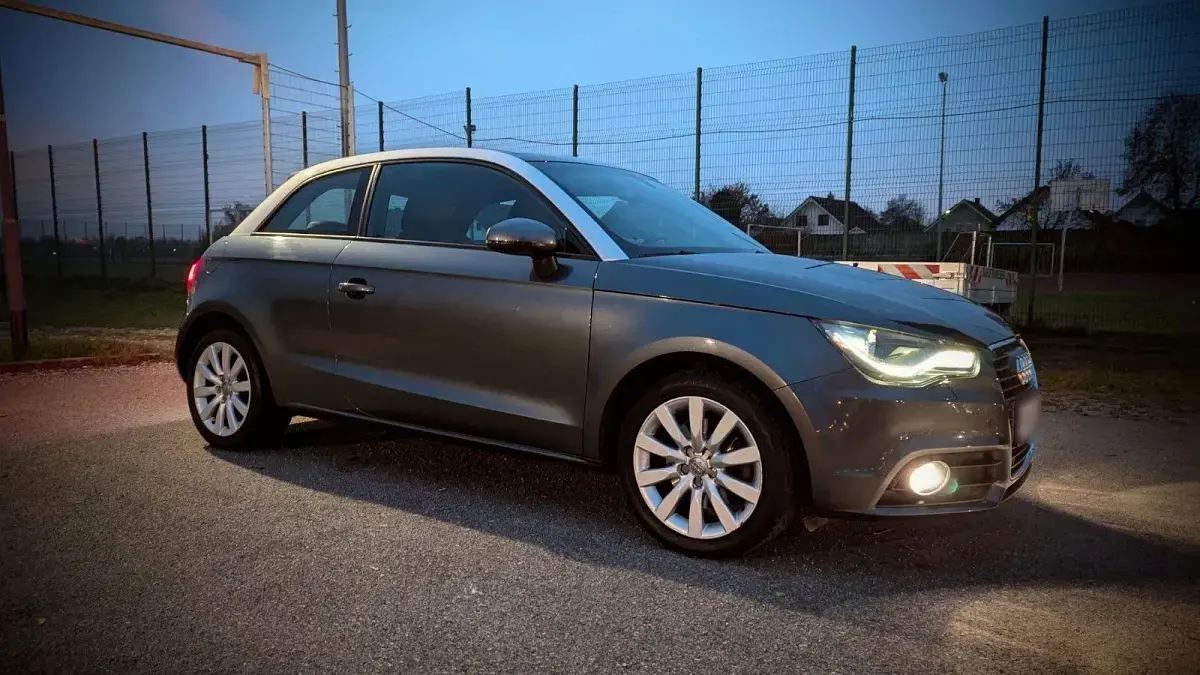 Gebraucht Audi A1 Ambition 122 PS (89 kW) 2012 Grau Kleinwagen