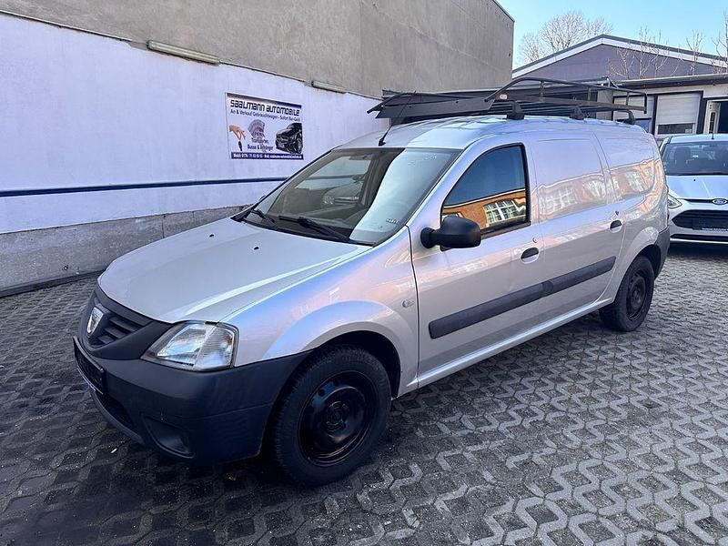 Gebraucht Dacia Logan Ambiance 84 PS (61 kW) 2011 Silber Van / Kleinbus