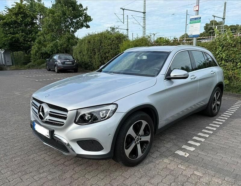 Gebraucht Mercedes GLC220 Exclusive 170 PS (125 kW) 2015 Silber SUV