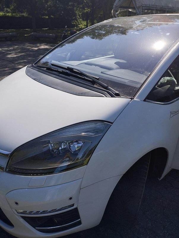 Weiß Gebraucht 2012 Citroën C4 Picasso Van / Kleinbus | 5.200 € (Fairer Preis) - Bild 1/4