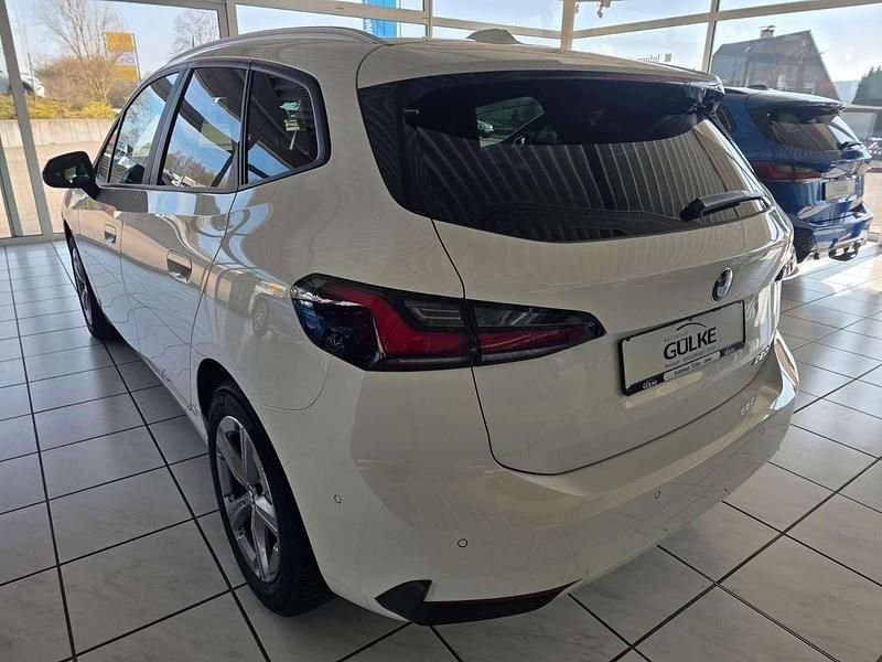 Gebraucht BMW 220 170 PS (125 kW) 2023 Alpinweiss iii Van / Kleinbus