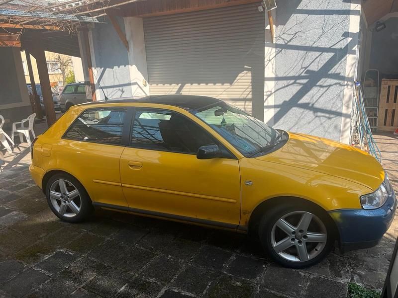 Gebraucht Audi A3 131 PS (96 kW) 2002 Gelb Kleinwagen