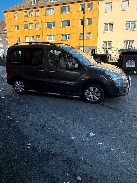 Gebraucht Citroën Berlingo PureTech 110 PS (80 kW) 2016 Grau Van / Kleinbus