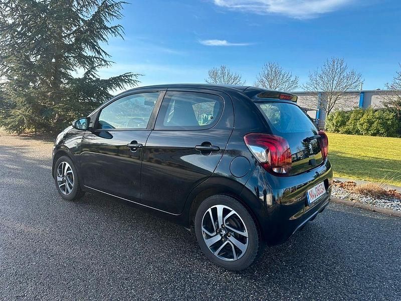 Gebraucht Peugeot 108 Allure 82 PS (60 kW) 2015 Schwarz Kleinwagen