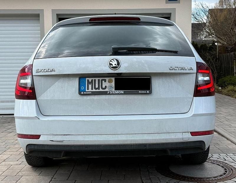 Gebraucht Skoda Octavia Ambition 150 PS (110 kW) 2018 Weiß Kombi