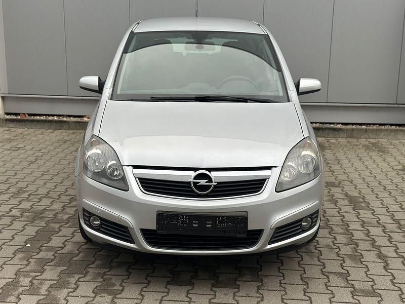 Silber Gebraucht 2006 Opel Zafira Edition Van / Kleinbus | 1.950 € (Guter Preis) - Bild 1/1
