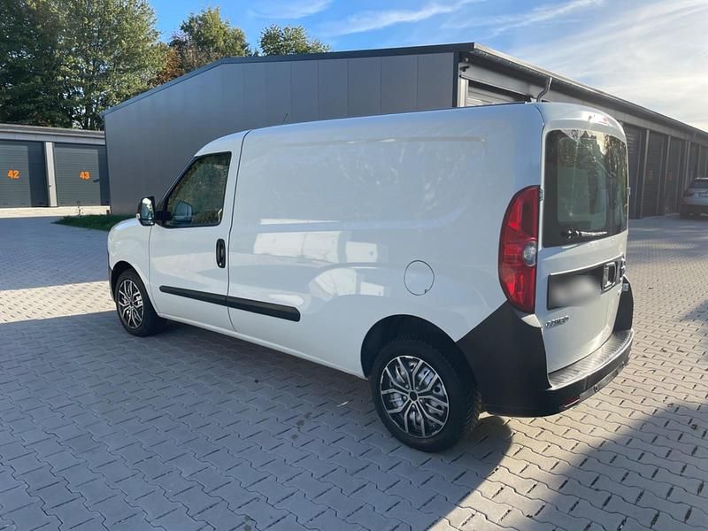 Gebraucht Opel Combo 95 PS (69 kW) 2018 Weiß Van / Kleinbus