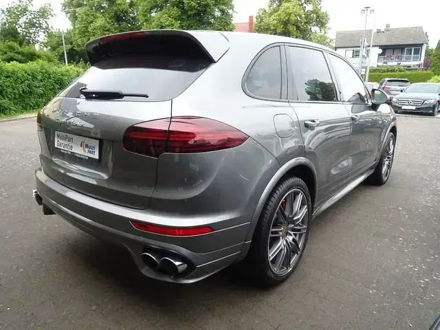 Gebraucht Porsche Cayenne 519 PS (381 kW) 2015 Grau SUV