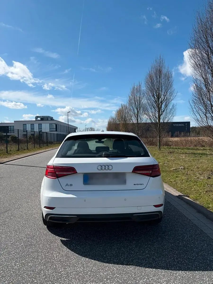 Gebraucht Audi A3 Sportback e-tron 150 PS (110 kW) 2017 Weiß Kleinwagen