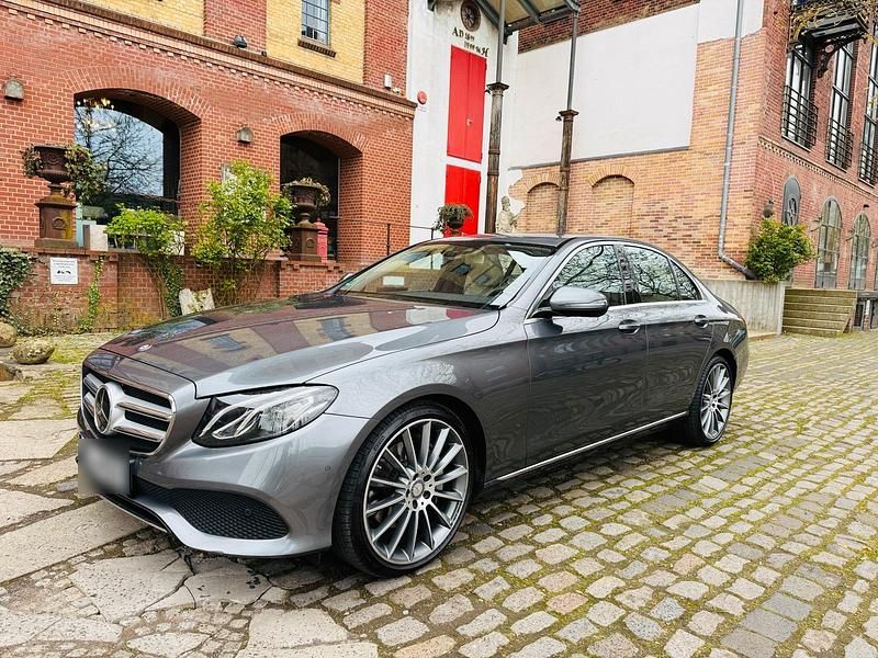 Gebraucht Mercedes E350 258 PS (189 kW) 2016 Silber Limousine