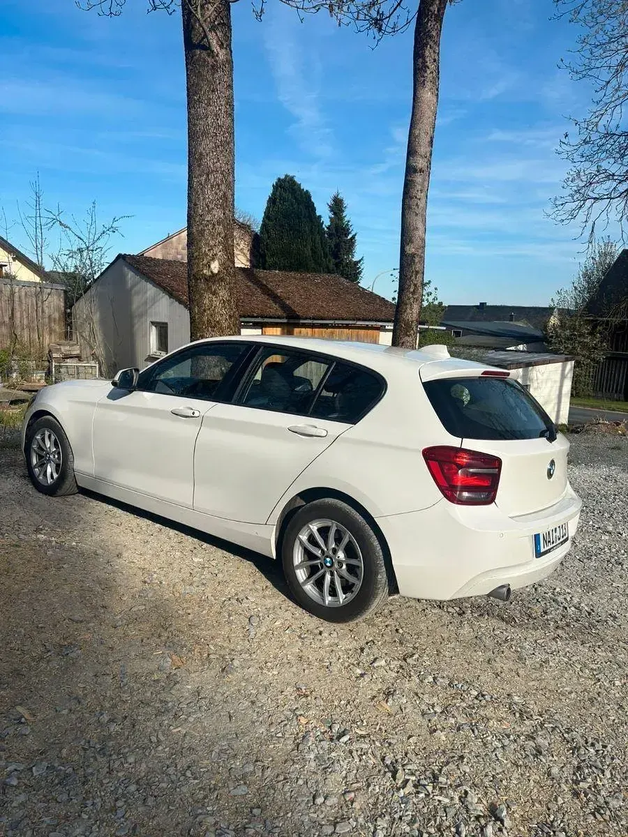 Gebraucht BMW 116 Efficient Dynamics 116 PS (85 kW) 2012 Weiß Kleinwagen