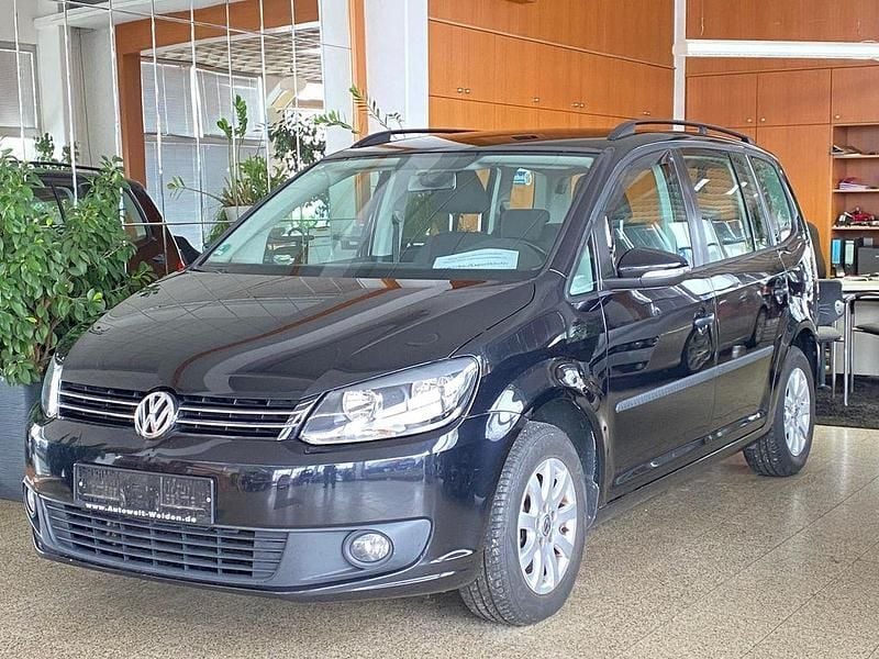 Gebraucht VW Touran Trendline 105 PS (77 kW) 2014 Schwarz Van / Kleinbus