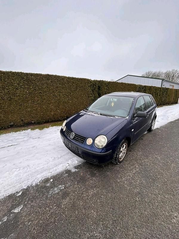 Blau Gebraucht 2003 VW Polo Kleinwagen | 370 € (Superpreis) - Bild 1/4