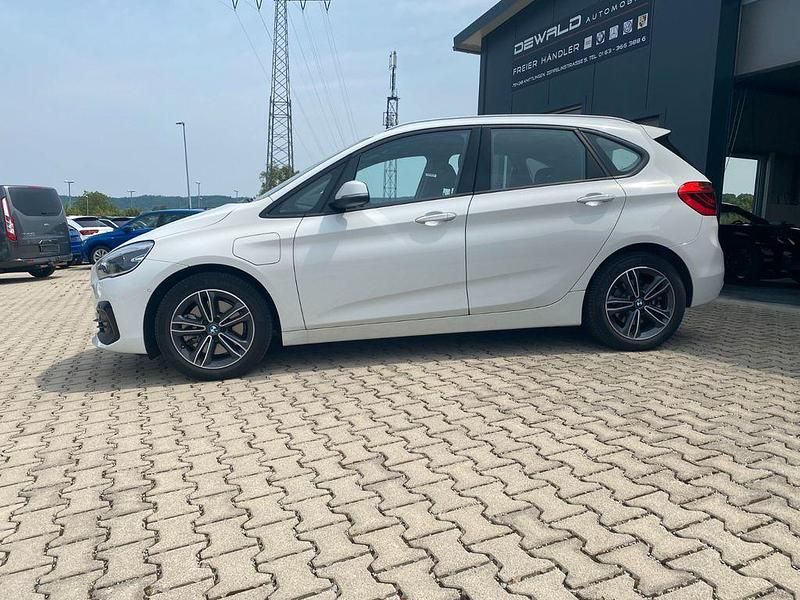 Gebraucht BMW 225 Sport Line 125 PS (91 kW) 2020 Weiß Limousine