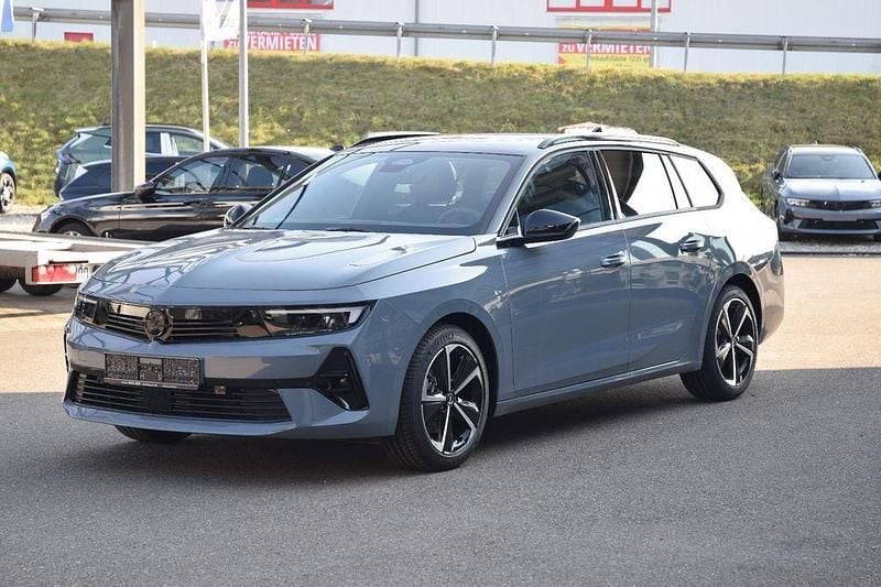 Neu Opel Astra 131 PS (96 kW) 2025 Grau Kombi