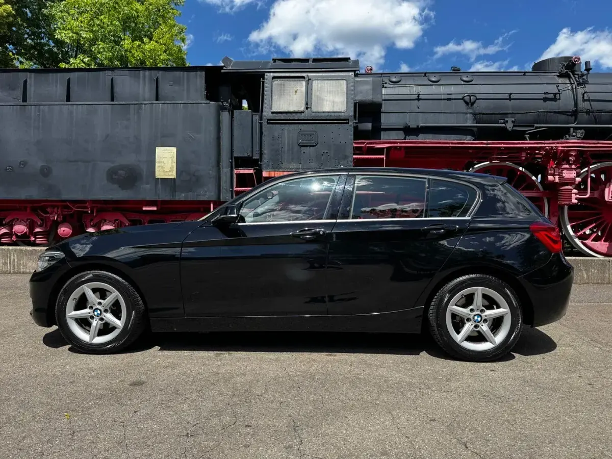 Gebraucht BMW 116 Advantage 109 PS (80 kW) 2018 Schwarz Kleinwagen