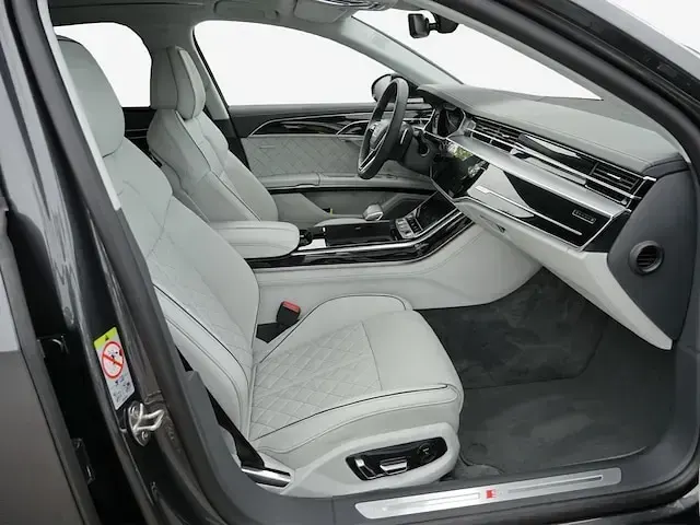 Gebraucht Audi A8L S-Line 462 PS (339 kW) 2024 Daytonagrau perleffekt Limousine