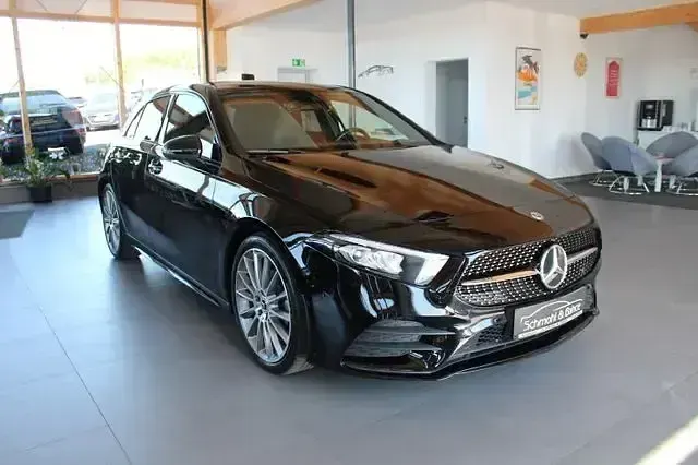 Gebraucht Mercedes A180 AMG line 116 PS (85 kW) 2023 Schwarz Limousine