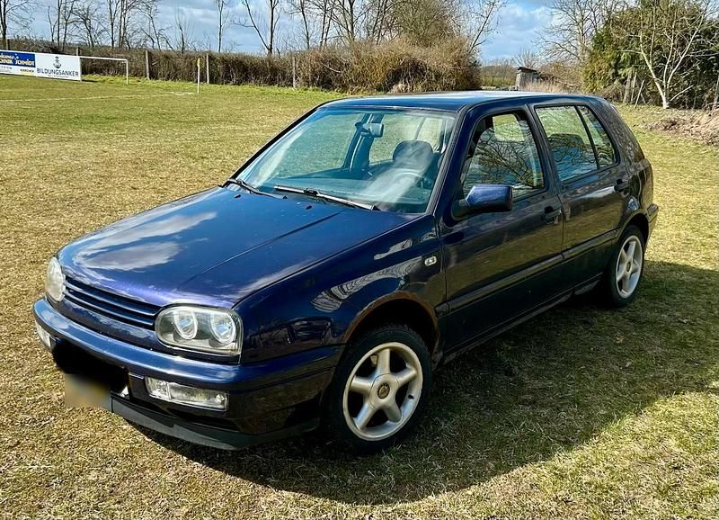 Gebraucht VW Golf III 100 PS (73 kW) 1997 Violet Limousine