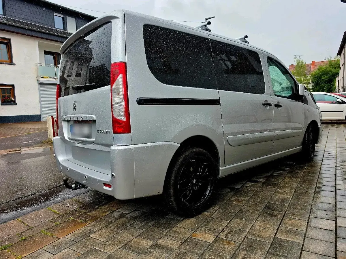 Gebraucht Peugeot TePee Allure 163 PS (119 kW) 2012 Silber Van / Kleinbus