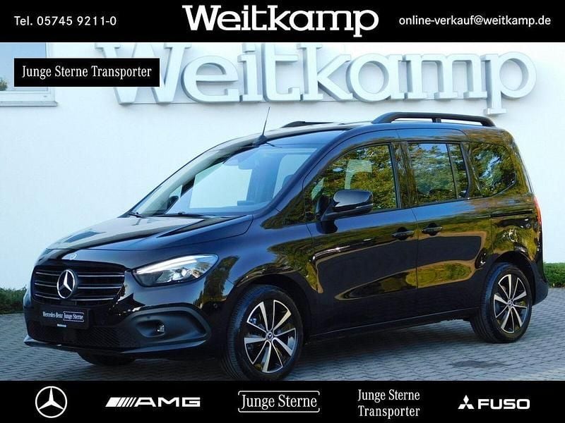 Loparitschwarz Gebraucht 2023 Mercedes T180 Edition Van / Kleinbus | 29.495 € (Etwas zu teuer) - Bild 1/4