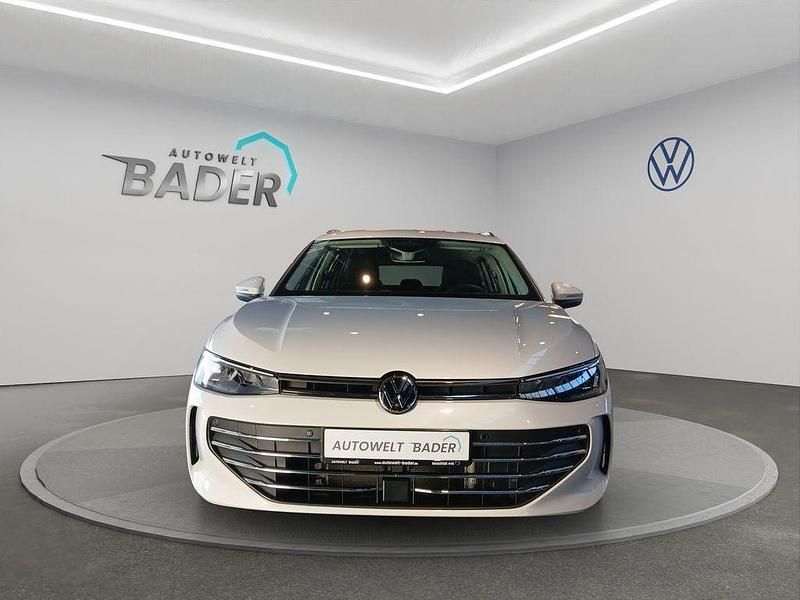 Gebraucht VW Passat Business 150 PS (110 kW) 2025 Oryxweiß perlmutteffekt Kombi