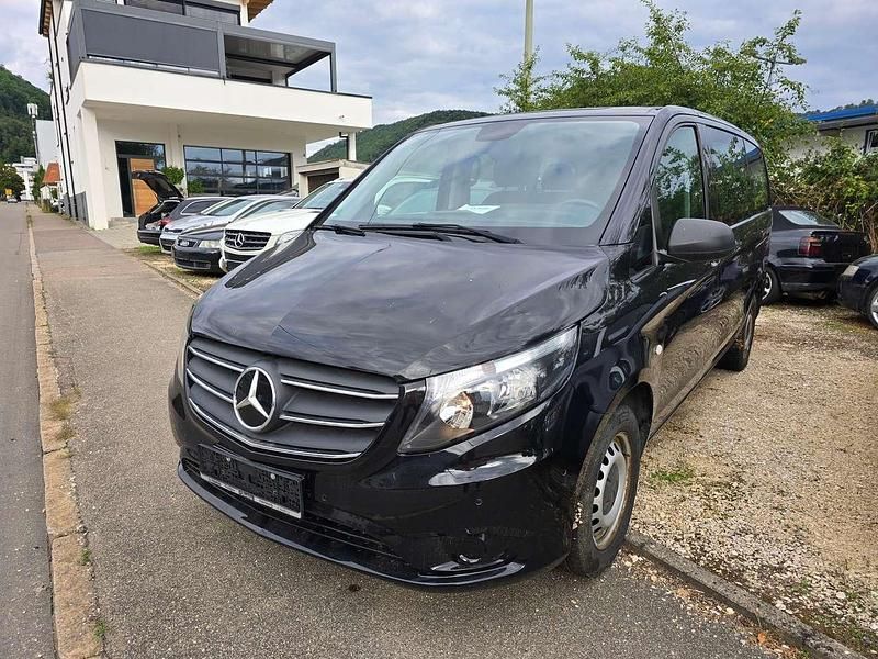 Schwarz Gebraucht 2020 Mercedes Vito Van / Kleinbus | 21.000 € - Bild 1/4