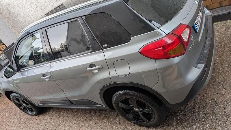 Gebraucht Suzuki Grand Vitara 140 PS (102 kW) 2018 Silber Limousine