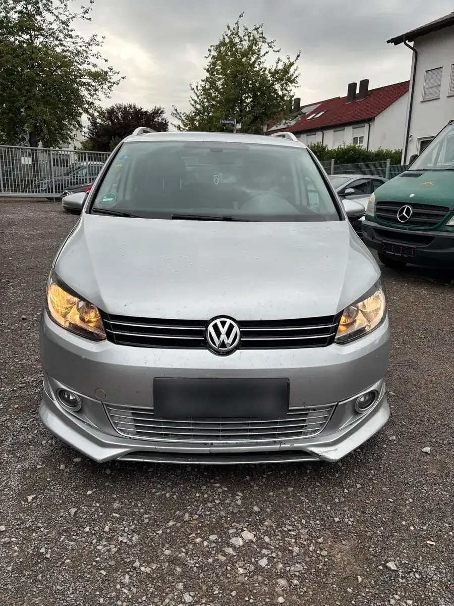 Gebraucht VW Touran 140 PS (102 kW) 2014 Silber Van / Kleinbus