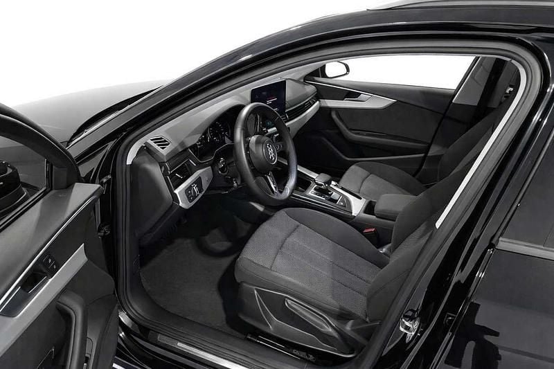 Gebraucht Audi A4 150 PS (110 kW) 2022 Mythosschwarz metallic (metallic) Kombi