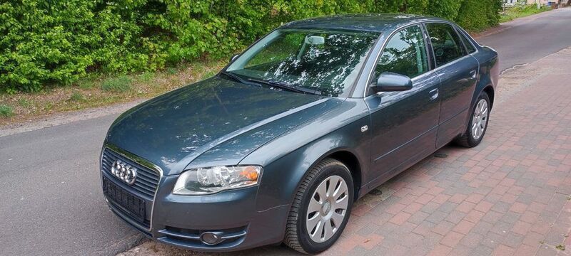 Grau Gebraucht 2006 Audi A4 Limousine | 3.300 € (Superpreis) - Bild 1/4