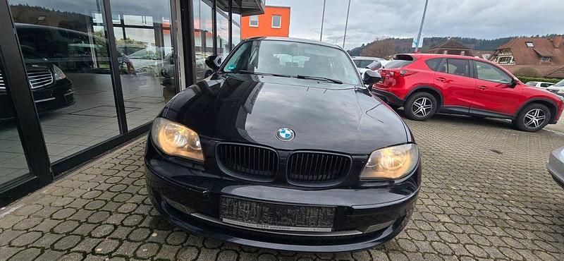 Gebraucht BMW 116 Advantage 116 PS (85 kW) 2011 Schwarz Kleinwagen