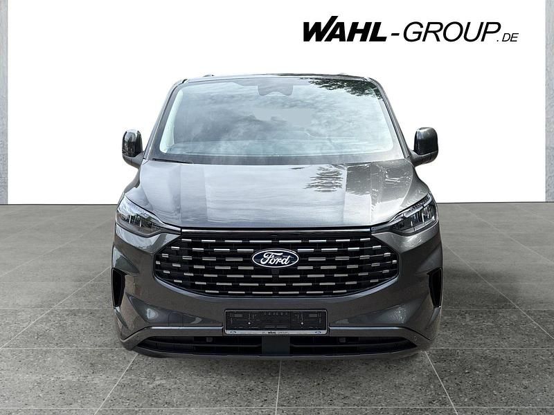 Neu Ford Tourneo Titanium 170 PS (125 kW) 2025 Magneticgrau (metallic) Kombi